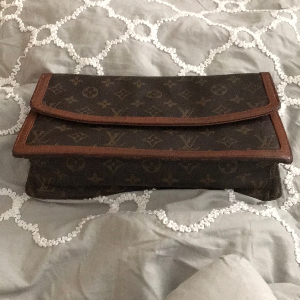Louis Vuitton Damme GM Clutch!